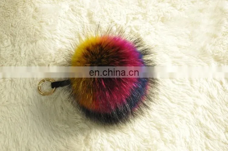 Top grade factory wholesale colorful fluffy real raccoon fur pom poms ball
