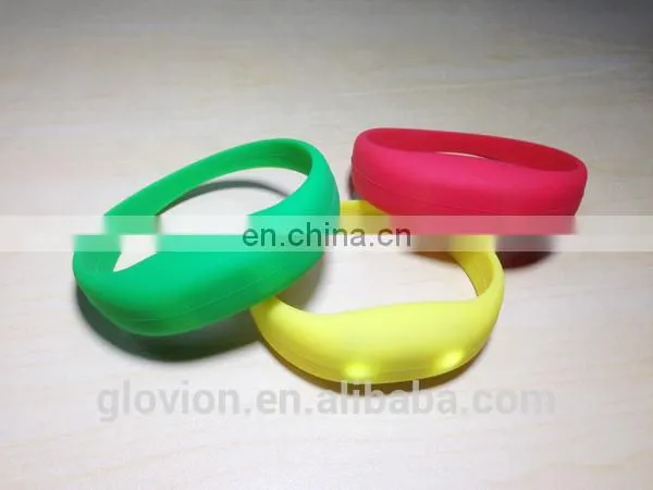 Newest silicone bracelet with light led light bracelet for party silicone led light bracelet for party