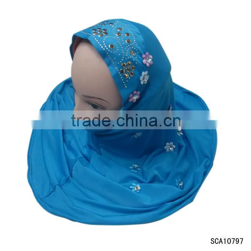 Women muslim head scarf