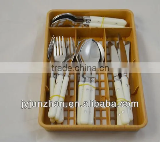 Promotion cutlery in plastic basket packing with plastic handle of nice design and OEM quality