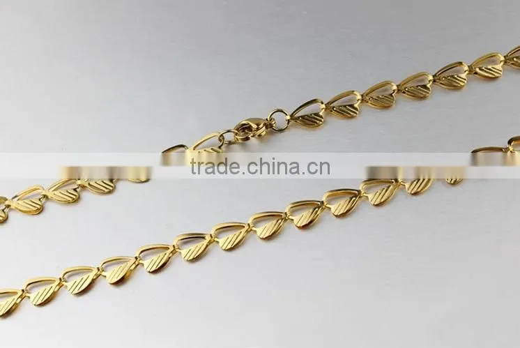 Whole gold color Semi-hollow heart shape steel necklace for women