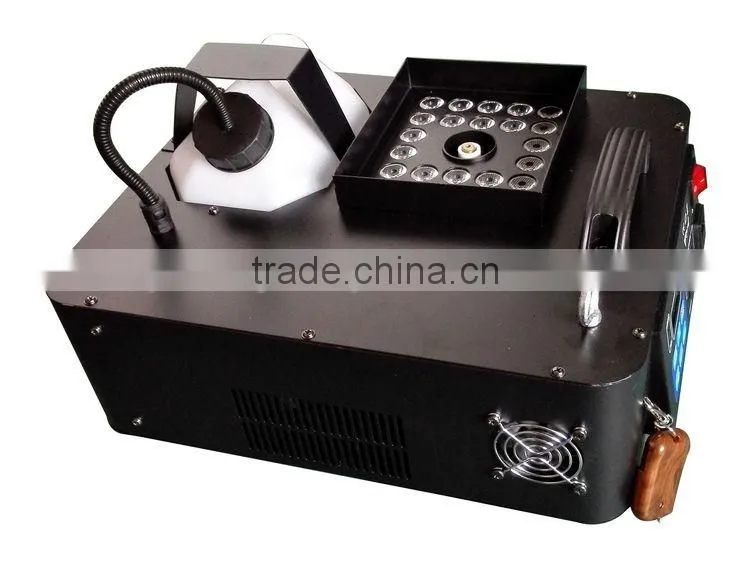 LCD Display DJ Geyser Geiser RGB CO2 Fog Cannon Pyro Vertical Upward 24x3W RGB 3IN1 LED Combination 1500W LED Fogger Machine