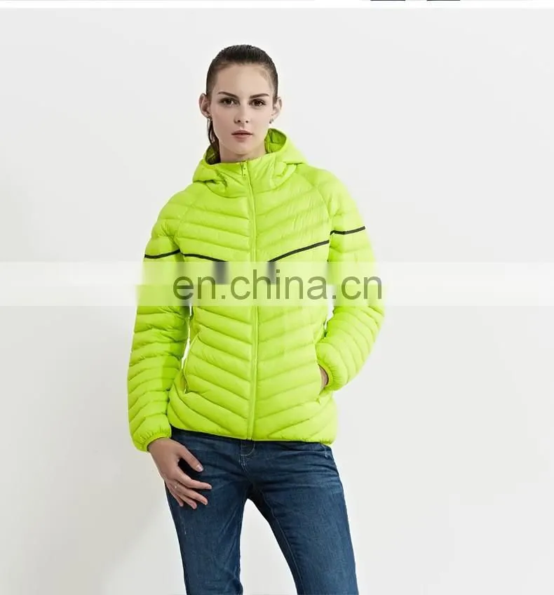 Fashion outdoor red reflective winter snowsuit warm down jacket for ladis