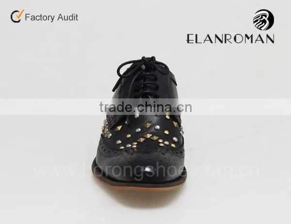 Stylish men Brogue design leather shoes wiht rivet