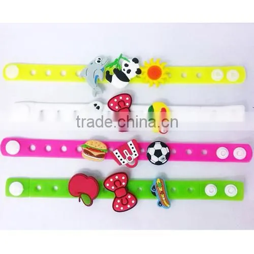 Popular Custom Emoji PVC rubber keychain promotion gift souvenior keyring