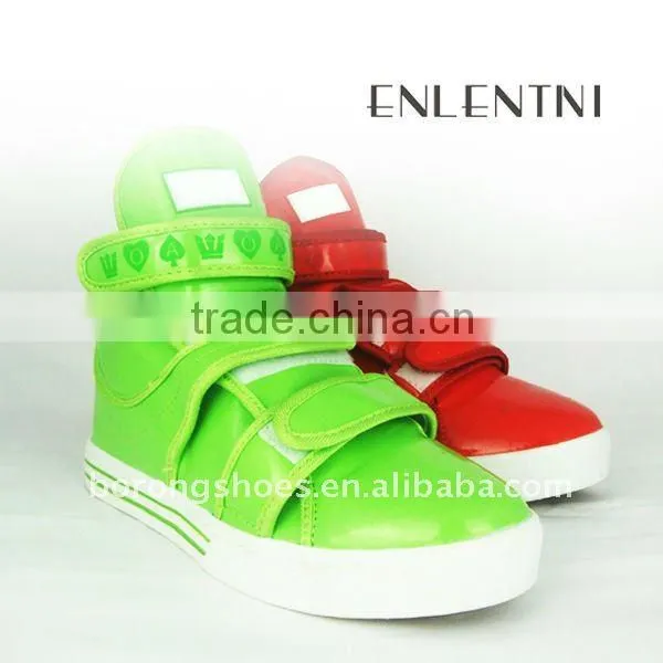 Chinese manufacturers wholesale men's fashion leisure sports shoes