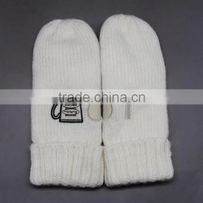 CUSTOM KNITTED GLOVES WITHOUT FINGERS
