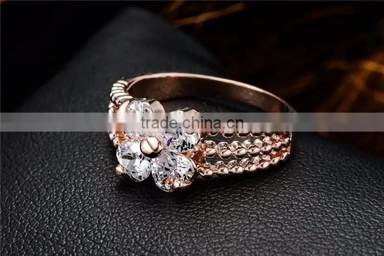 Wholesale alibaba fashion jewelry gold/silver clear crystal luxury wedding piston ring