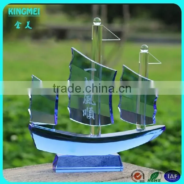 Wholesale sailing boat model office decoration crystal sailing boat