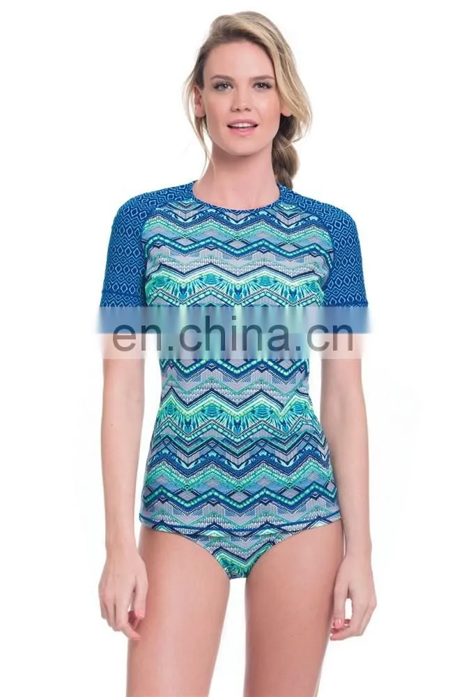 Women UV protection swimwear short sleeve high neck compression subliamated rash guard with contrast sleeves