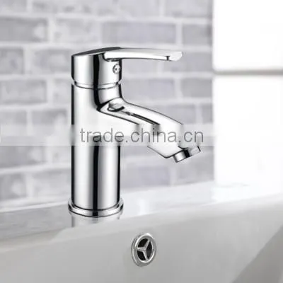 Chrome Surface Finishing Hot and Cold Installation Water Tap