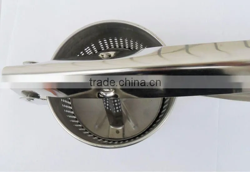 Hot Sell Manual Stainless Steel Potato Ricer/Potato Masher /Fruit Press
