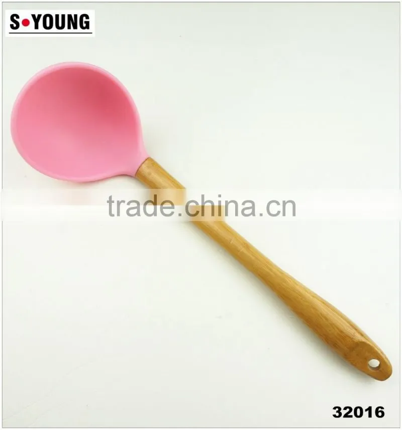 32016 Kitchen Utensils 3pcs silicone tools with bamboo handle