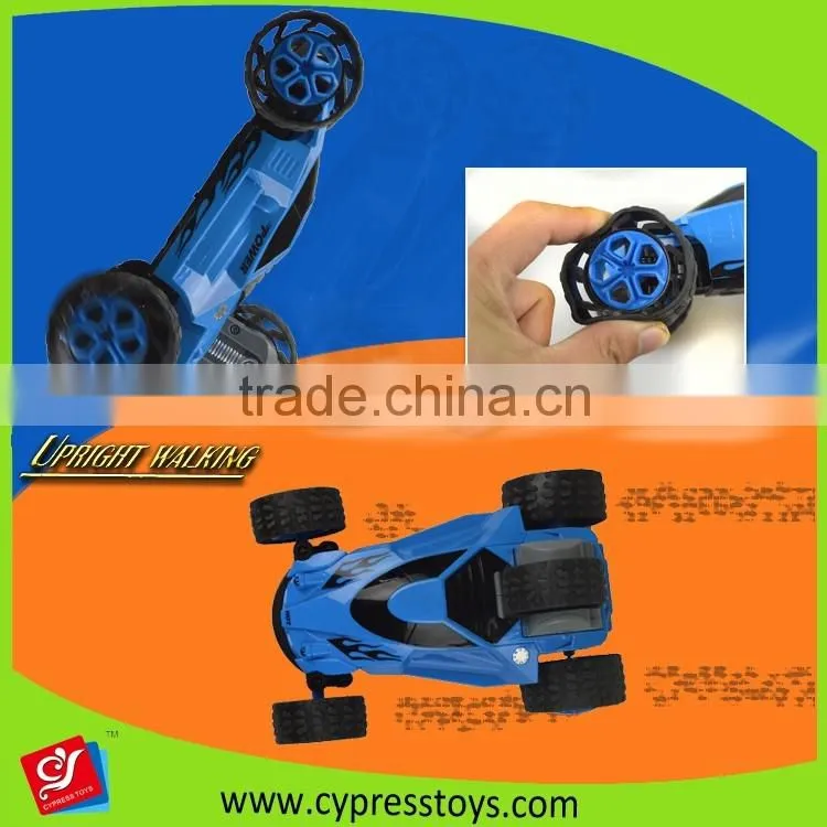 2016 New arrival 5 wheeled radio control stunt car toys in bule and red