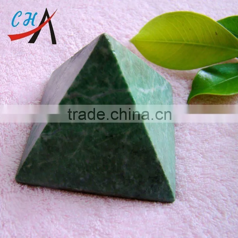wholesale gems green stone pyramid