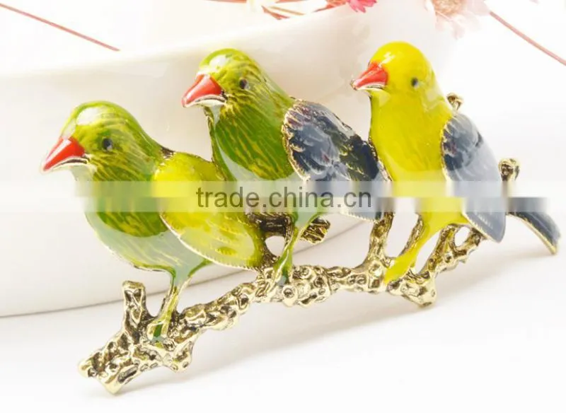 Gold Plated Three Birds On The Brunch Christmas Brooch