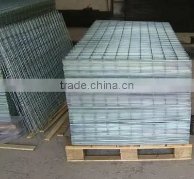 wire mesh fence