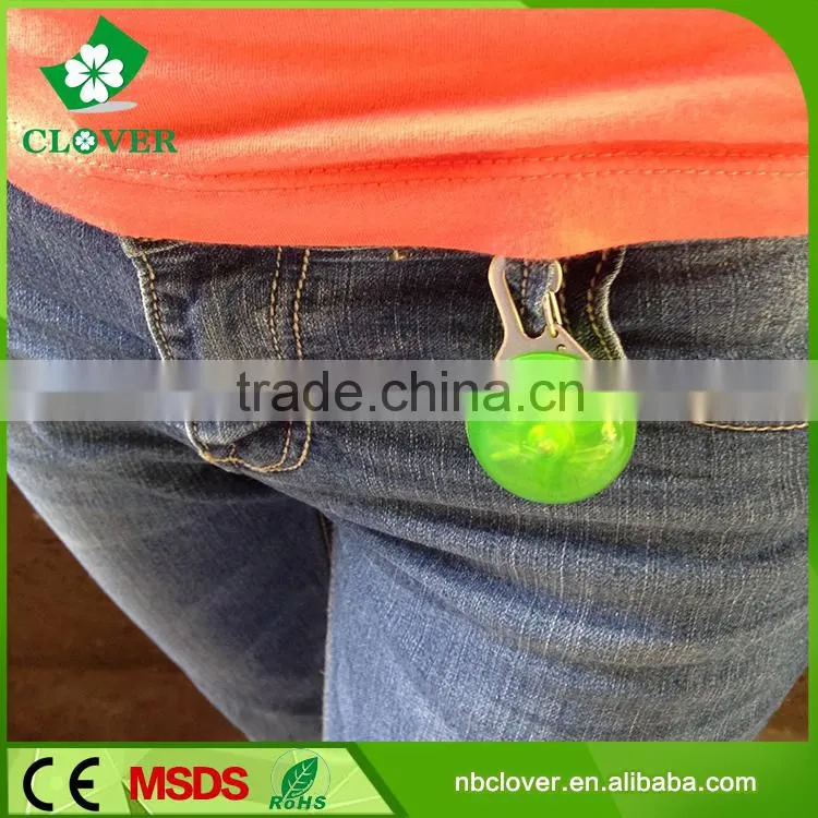 Round shape promotional gifts plastic keychain led flashlight wholesale