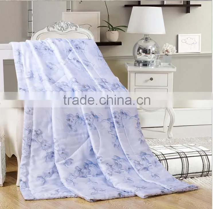 2015 luxury China king size 3d flower silk duvet, cheap cotton patchwork quilt lightweight summer bedspread