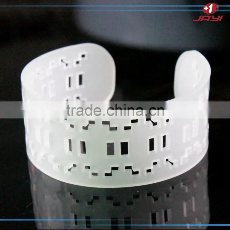 Chinese factory Wholesale luxury fancy handmade acrylic lucite plastic ladies bracelet