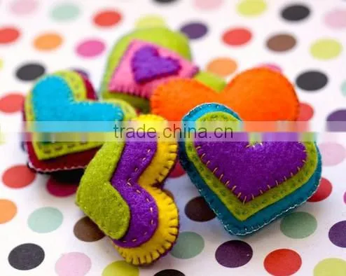 2017 china hot sale high quality handmade promotional new product handmade eco friendly cheap wholesale felt heart shaped toys