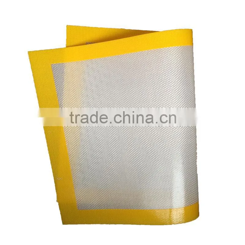 Silicone baking mat with fiberglass increasing the use life