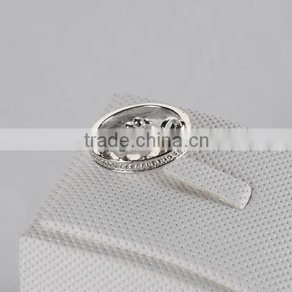 Graceful Ring Design Crown Shaped 925 Sterling Silver Ring with Rhodium Plated CZ Stones