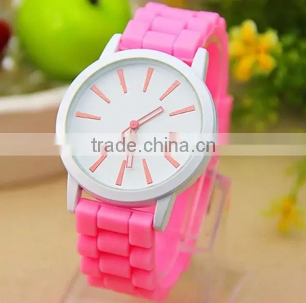 2015 low cost wrist watch