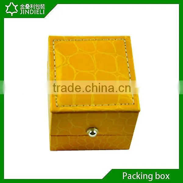 Small ring box with satin and velvet inlay
