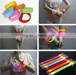 Yiwu Wholesale Low Price Profitional Gift Colorful Fashion Customized Nylon LED Flash Wristband