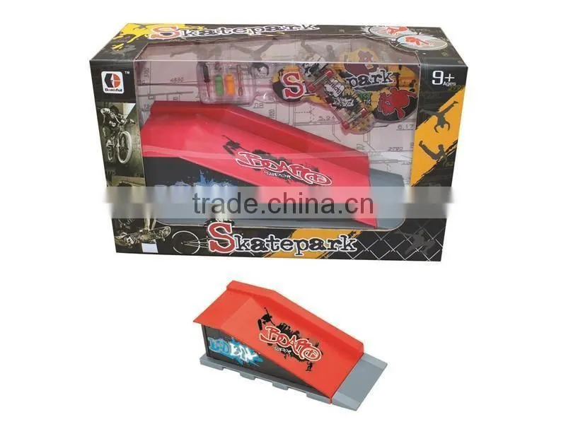 new arrival finger skateboard with skatepark for kids