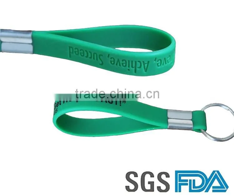 China Manufacturer Cheap custom LOGO silicone wristband keychain