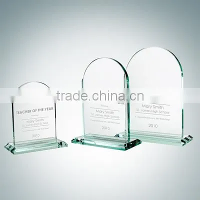 2016 elegant customize crystal glass hand trophy