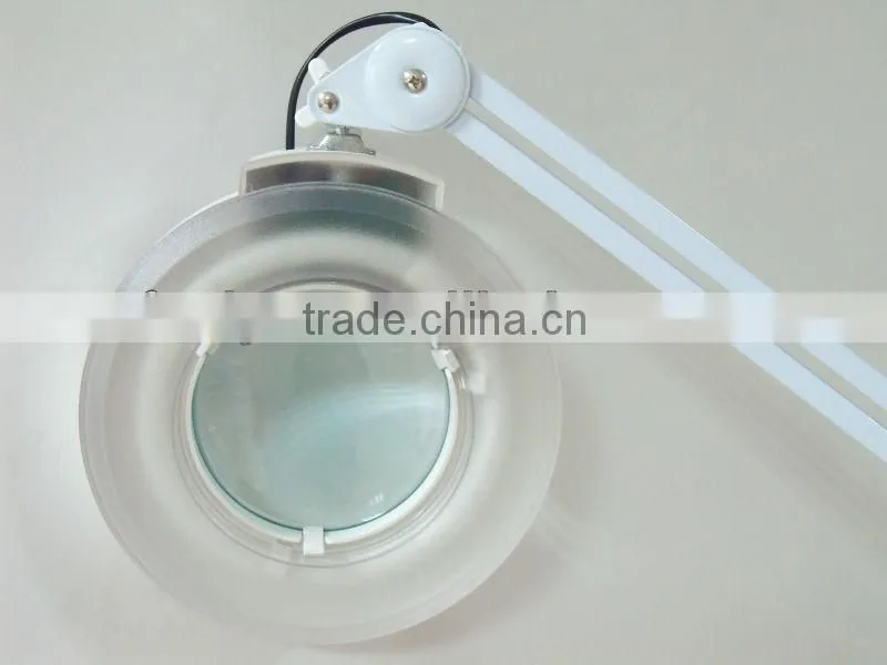 magnifying glass with light stand