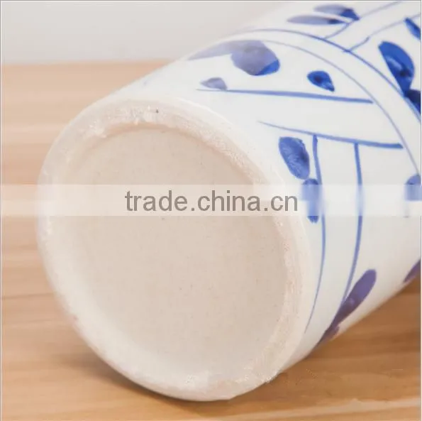 Hand-sketching Jingdezhen Blue and White Porcelain Vase HY7138