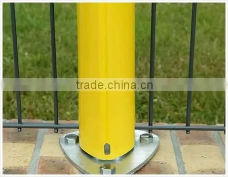 blue color PVC coated triangle bending guardrail net in 2016