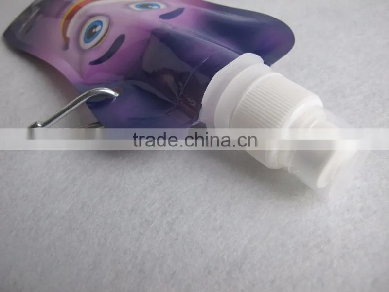 Gourd shape plastic water bottle/new design water bottle