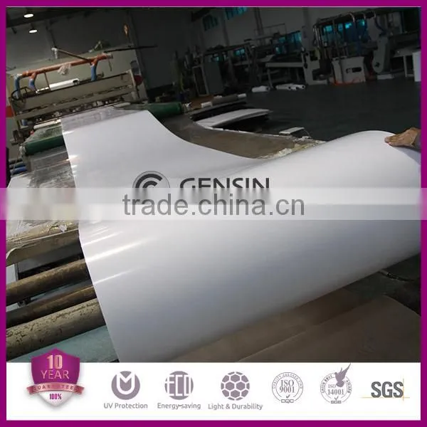 Light diffusion polycarbonate sheet with good light transmission