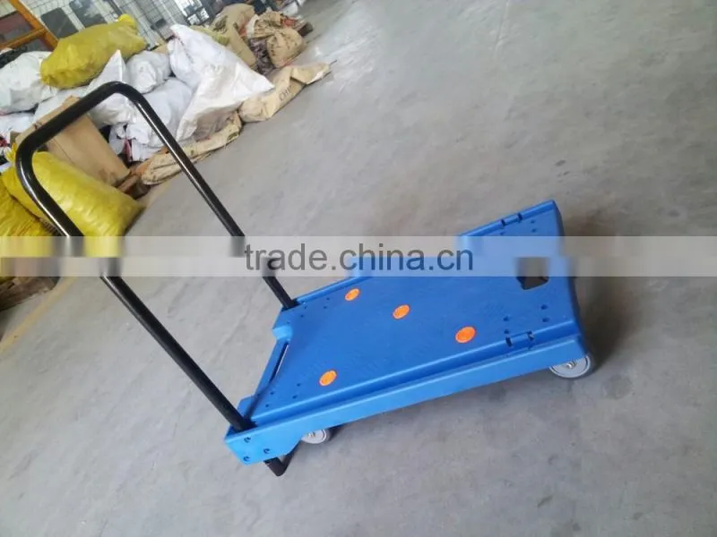 Foldable handtruck