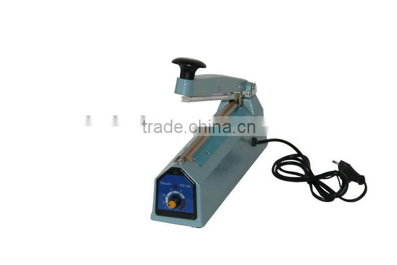 Hand plastic bag sealer