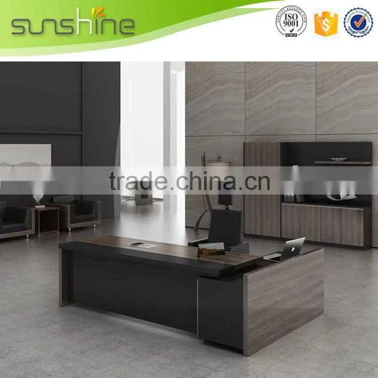 Cost price Comfortable coffee color executive desk