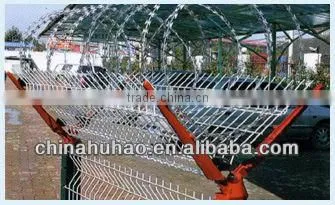 razor concertina barbed wire mesh security defences