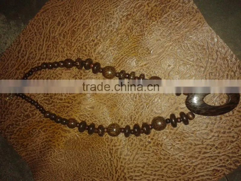 Special Design Necklace/Wholesale Fashion Large Garnet Jewelry Wooden Beads Necklace/Hot Sale