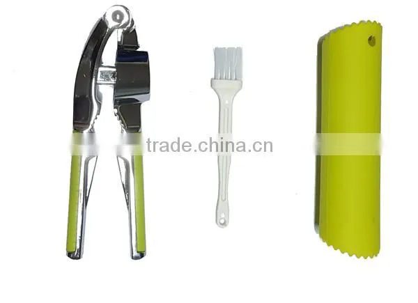Garlic Press And Peeler Set ,3 Pieces Kichen Tools ,With Stainless Steel Garlic Press ,Silicone Garlic Peeler ,Cleaning Brush