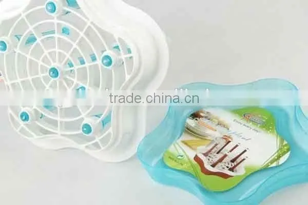 Flower shaped plastic cup holder