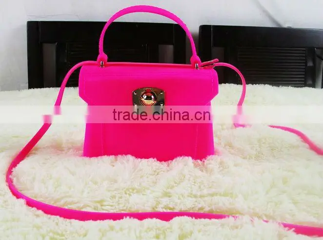 2013 trendy beautiful cheap Rubber/pvc/silicone ladies' jelly handbag, cute beach bag
