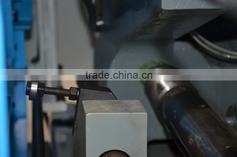 130Ton Precise Plastic Injection Molding Machine