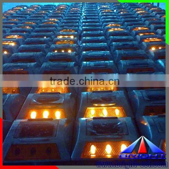 8KN LED Solar Road Stud, LED Traffic Signs 5 Years Warranty, LED Road Stud 10 Hours per night