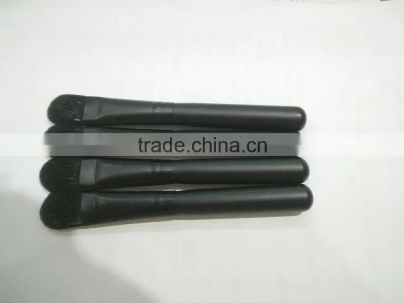 Newest customize high quality wood handle nylon facial mask brush