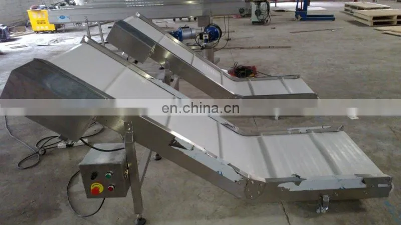 Food Industry Slat Conveyor with Vibratory Feeder, Slat Belt Conveyor for Desiccant Sachets, Modular Acclivitous Belt Conveyor
